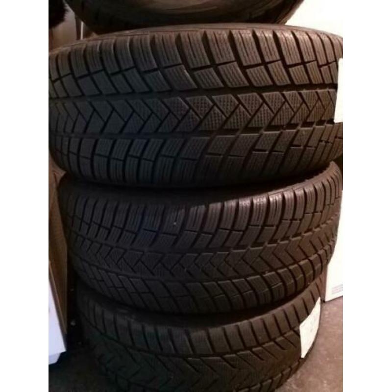 Auto banden set