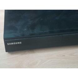 Samsung 5.1 home cinemaset. Glanzend zwart.