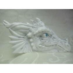 Orgone / orgonite/ orgoniet draak maansteen