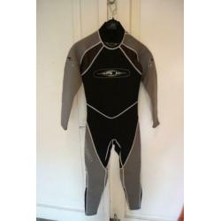 A-merk kinderwetsuits (shorty's en full-suits) v.a. €25,00
