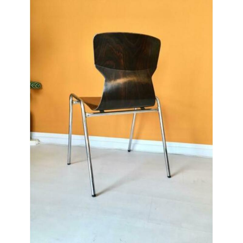 Vintage houten stoel retro schoolstoeltje cafestoel