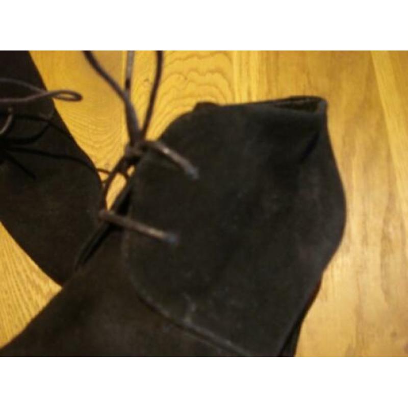 Bijna nieuwe suede laarsjes v. MANFIELD maat 38