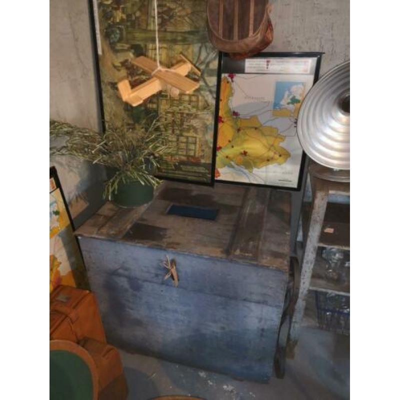 / / aanbieding blauwe kist bak speelgoedkist groot formaat /