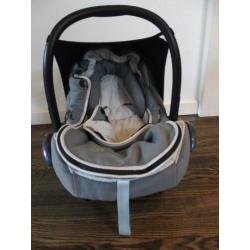 Maxi Cosi Universal 0-13 kg met verkleiner/warme voetenzak
