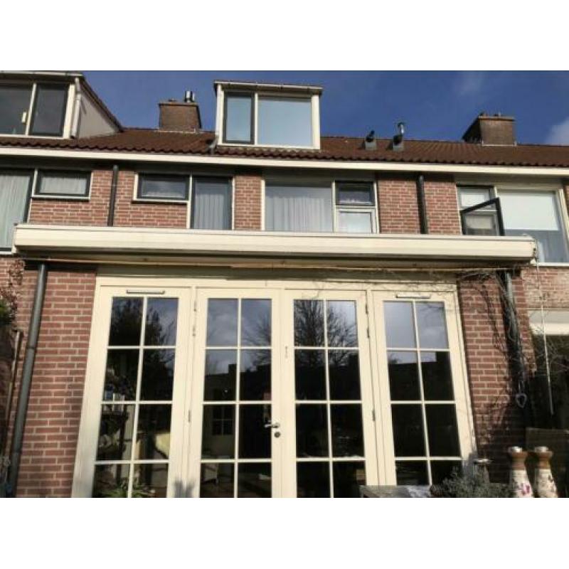 Goed onderhouden, wegens aanschaf elektrisch bediend scherm