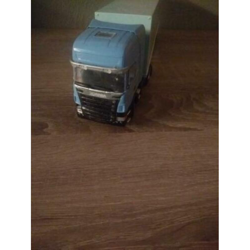 Ik hep een SCANIA van LION CAR 1:50