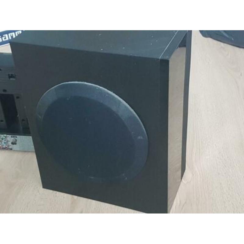 Samsung 5.1 home cinemaset. Glanzend zwart.