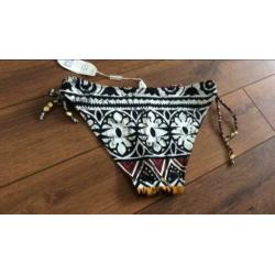 Nieuw met kaartjes, Mt M. Bikini broekje !