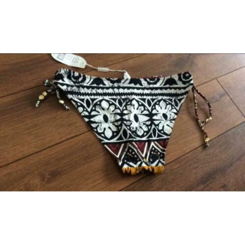 Nieuw met kaartjes, Mt M. Bikini broekje !