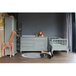 Babykamer / Junglekamer / vintage / massief hout / groen