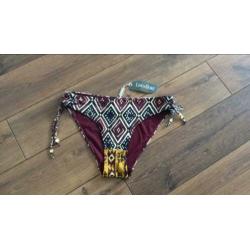 Nieuw met kaartjes, Mt M. Bikini broekje !