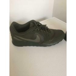 Nike air Pegasus maat 44,5. Donkergroen, nauwelijks gedragen
