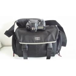Canon EOS 5DMark II + Battery Grip, 25,000 Click..