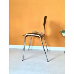 Vintage houten stoel retro schoolstoeltje cafestoel