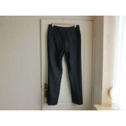 Witteveen zwarte linnen pantalon voor & achter 2 zakken Mt 4