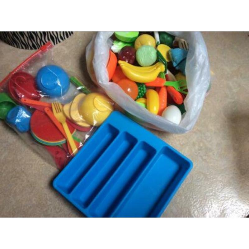 plastic fruit en bestek