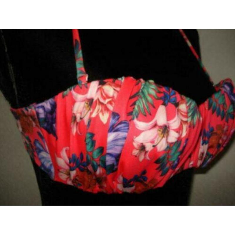 Bikini maat 38 Bh 75 C