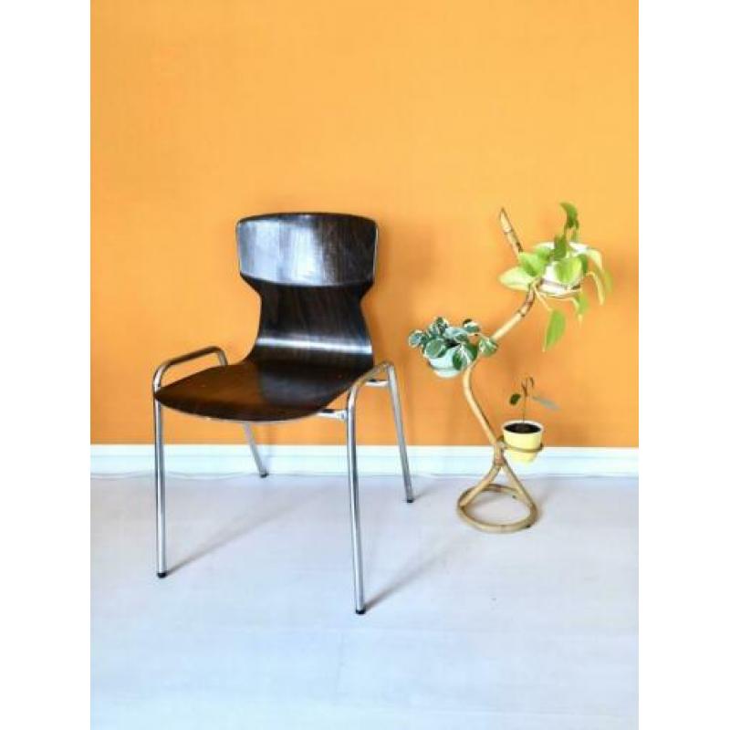 Vintage houten stoel retro schoolstoeltje cafestoel