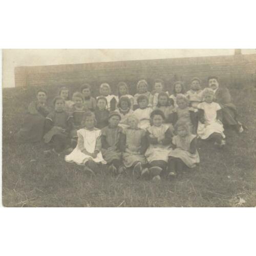 Fotokaart Terneuzen meisjes schoolklas ca 1920