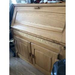 secretaire & een wandmeubel