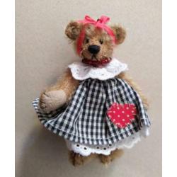 Deb Canham minibeer miniatuur beer beertje mohair Belinda
