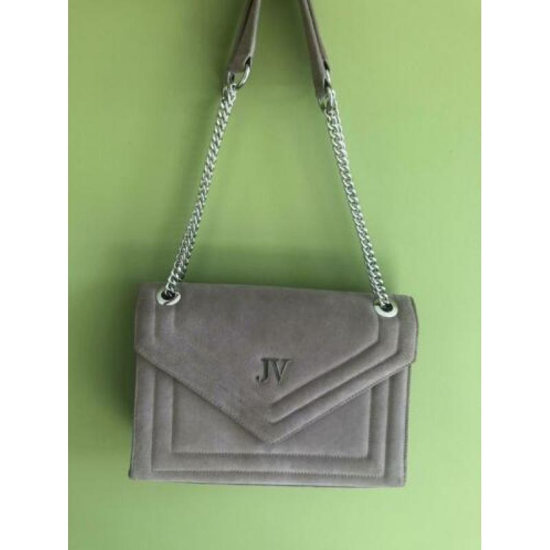 Angela bag josh v