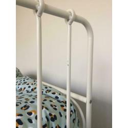 Ikea minnen meisjes bed meegroei