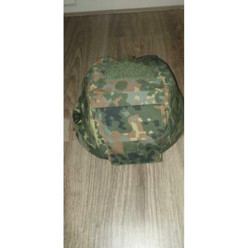 Te koop: Airsoft helm met cover en pads voor binnenkant helm