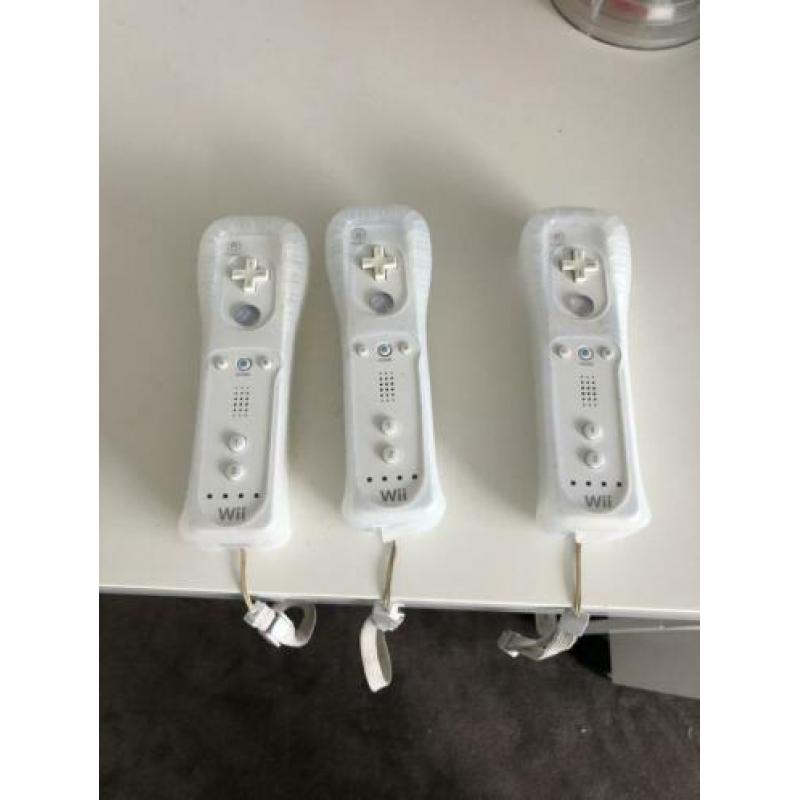 Goede Wii met 27 games, Flatscreen TV en veel toebehoren