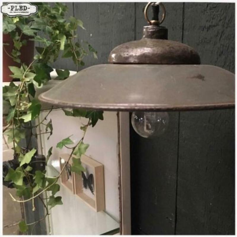 Oude apothekerskast Vitrine Vitrinekast Kast. Prijs is ps