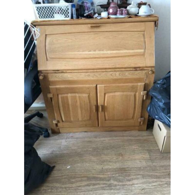 secretaire & een wandmeubel