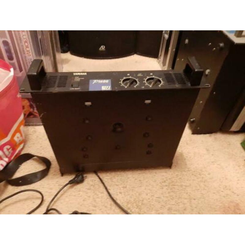 Yamaha P1600 professionele pa versterker