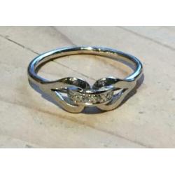 zilver ringetje met bewerkt stukje - 16mm