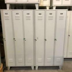 Grote partij retro vintage stalen lockers kledingkasten # 40