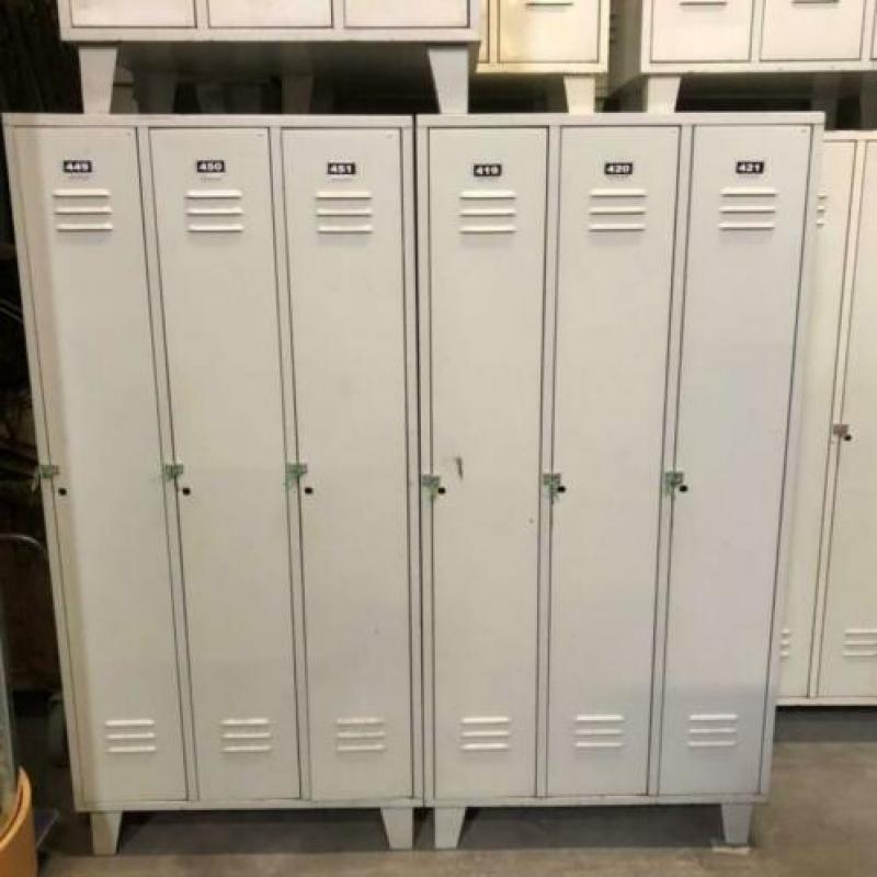 Grote partij retro vintage stalen lockers kledingkasten # 40