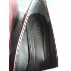 Mooie donkerrode loafers van Donna Karan, mt 41