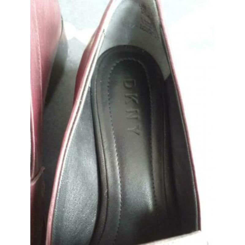 Mooie donkerrode loafers van Donna Karan, mt 41