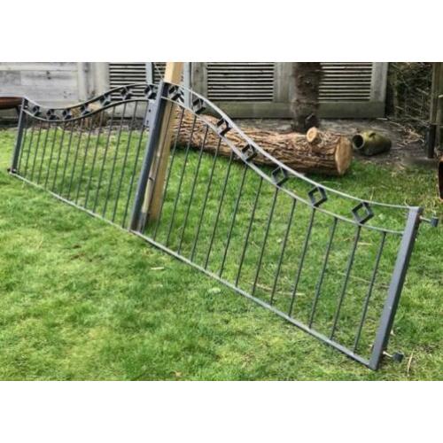 Zwaar metalen Inrijpoort / Poort / Toegangspoort voor oprit