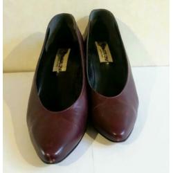 leren pumps van Fiordiluna, Italy in diep paars.