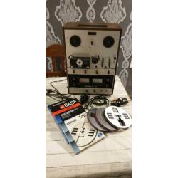 Oude Akai bandrecorder incl banden