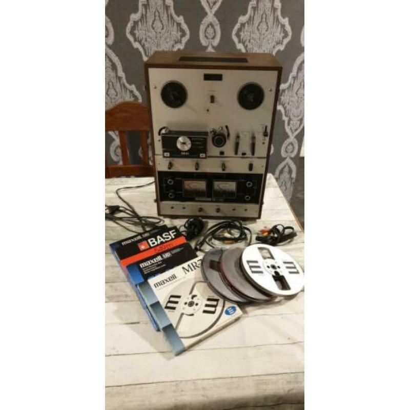 Oude Akai bandrecorder incl banden