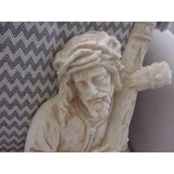 Beeld Jezus met kruis
