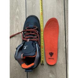 Nieuwe bergschoenen of wandelschoenen maat 40-41