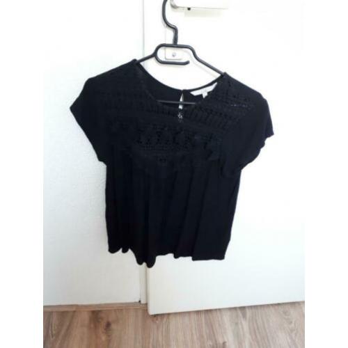 Diverse T-shirts in maat S €1; per stuk