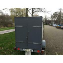 aanhangwagen met rolluiken