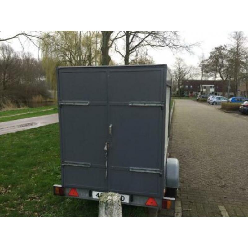 aanhangwagen met rolluiken