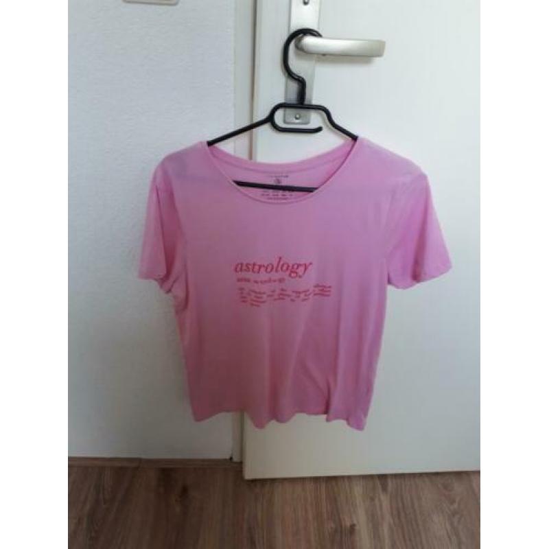 Diverse T-shirts in maat S €1; per stuk