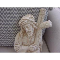 Beeld Jezus met kruis