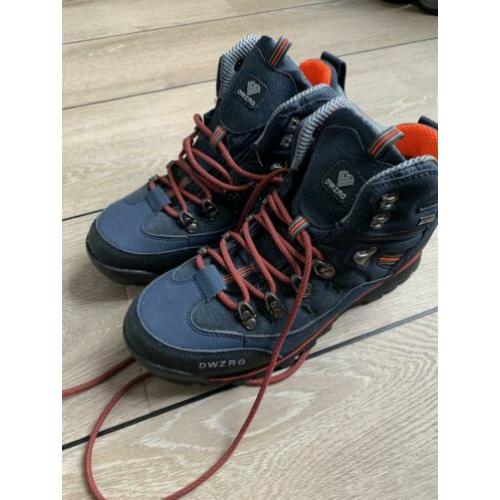 Nieuwe bergschoenen of wandelschoenen maat 40-41