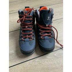 Nieuwe bergschoenen of wandelschoenen maat 40-41